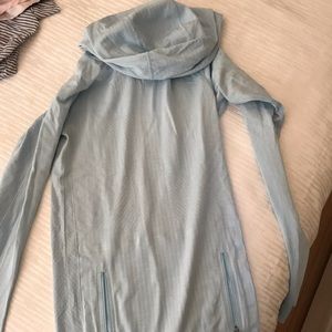 Lulu lemon long sleeved running pullover jacket